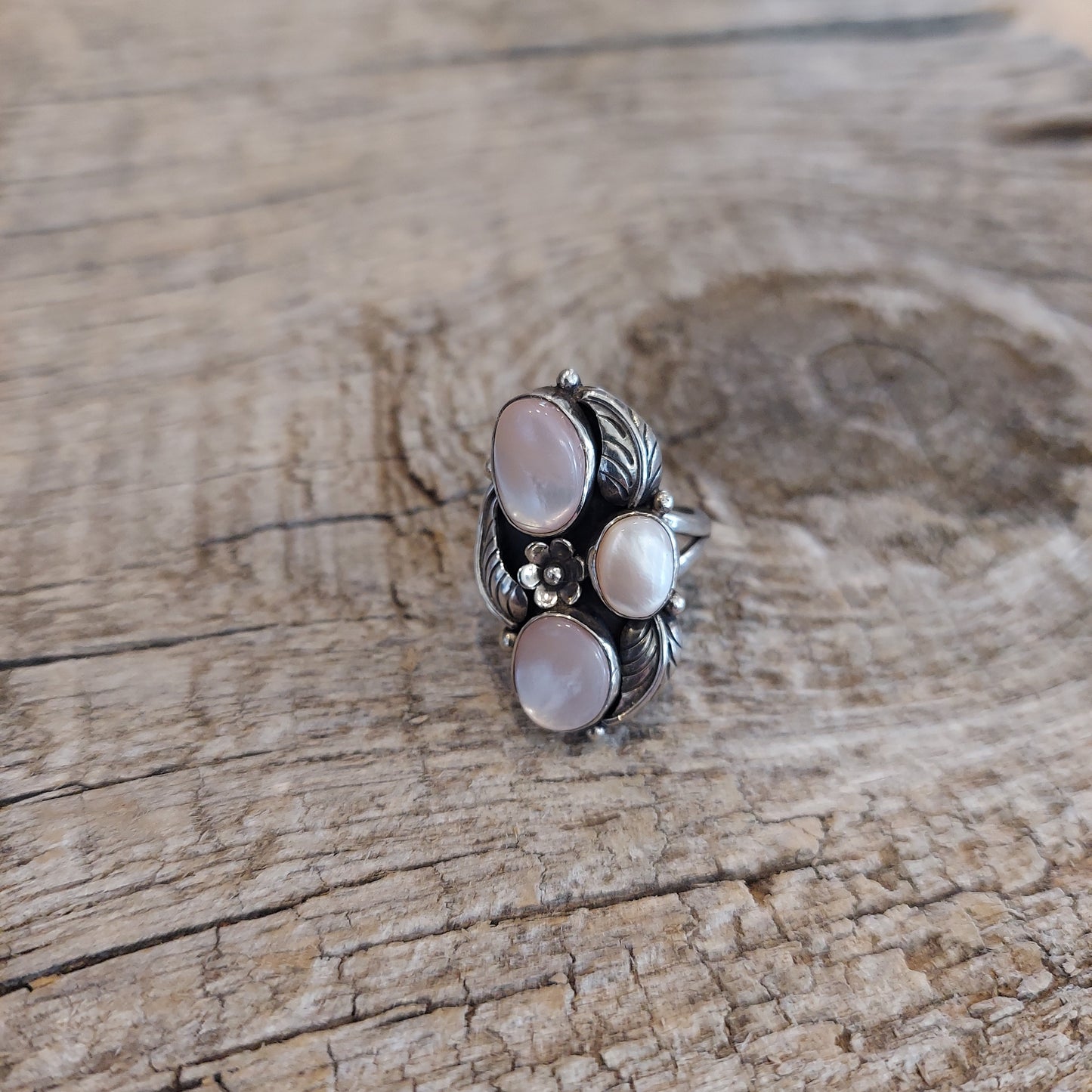 Navajo Mother of Pearl Vintage Ring
