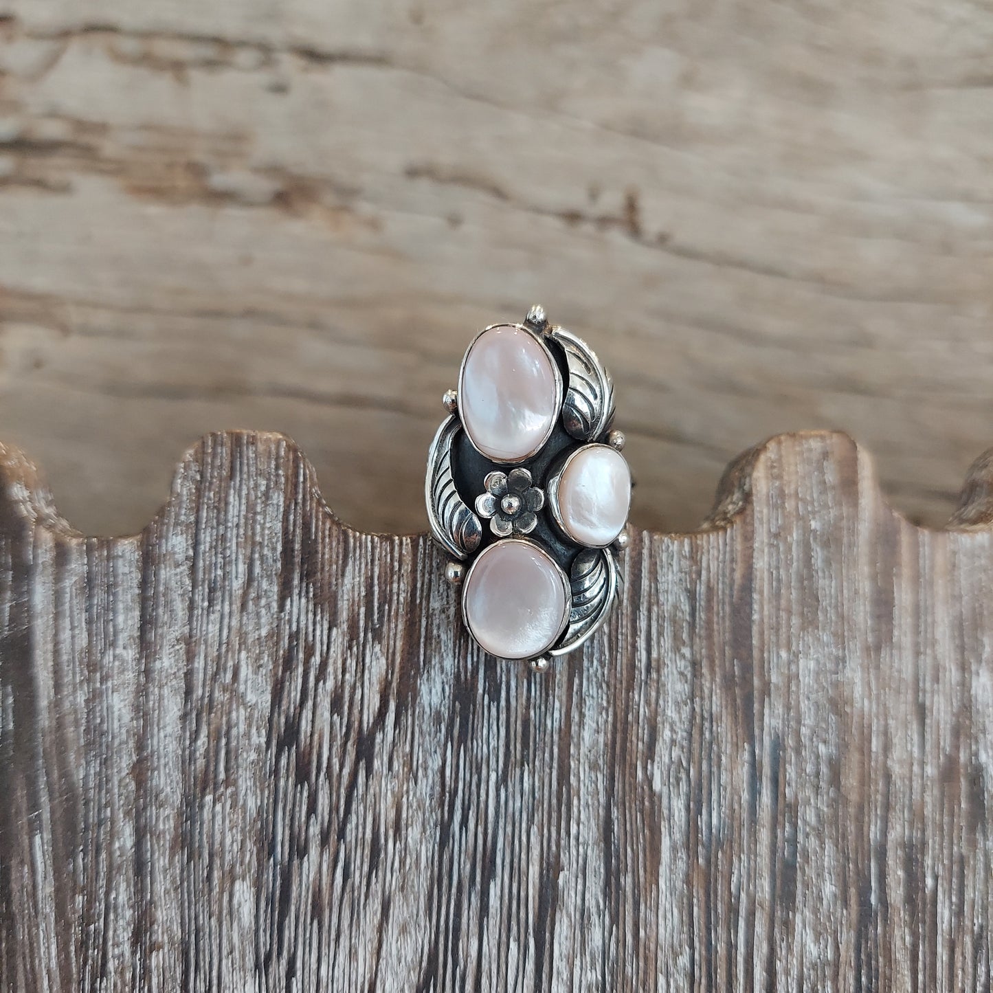 Navajo Mother of Pearl Vintage Ring