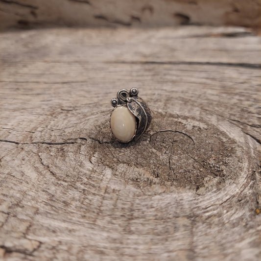 Mother of Pearl Feather Ring